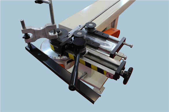 Дорновый трубогибочный станок Cansa CM-32