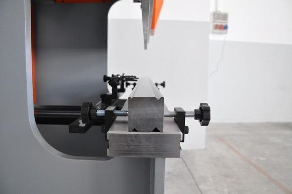 Гибочный пресс Cemax HCNC 150-15-8 (ЧПУ, 3 оси)
