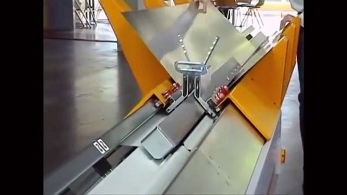 Верстат тунельної зборки RAS 20.12 Робоча довжина 2500 мм Товщина металу 1 - 1.25 мм