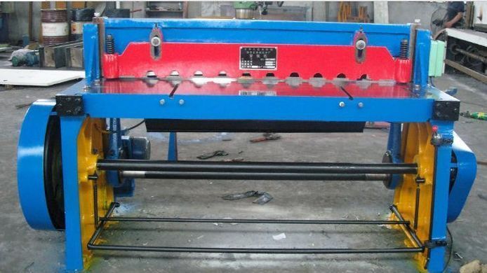 Электромеханическая гильотина Q11 3x1500