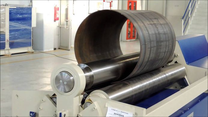 Потужні тривалкові гідравлічні вальці BendmakCY3R-HHS 360-40 / 13 Робоча довжина 4.1 м Товщина 13 мм
